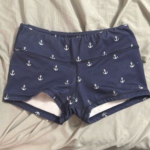 Size small Fleo shorts. Sailor anchor pattern